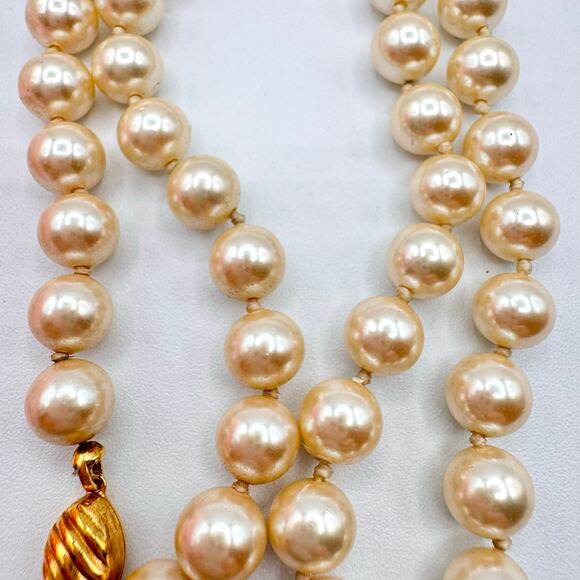 Vintage Ivory Glass Pearl Hand Knotted Necklace Box Clasp Wedding Bridal 18” - Picture 5 of 12
